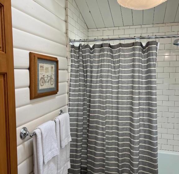 침실 1개 주택, Jenner Inn