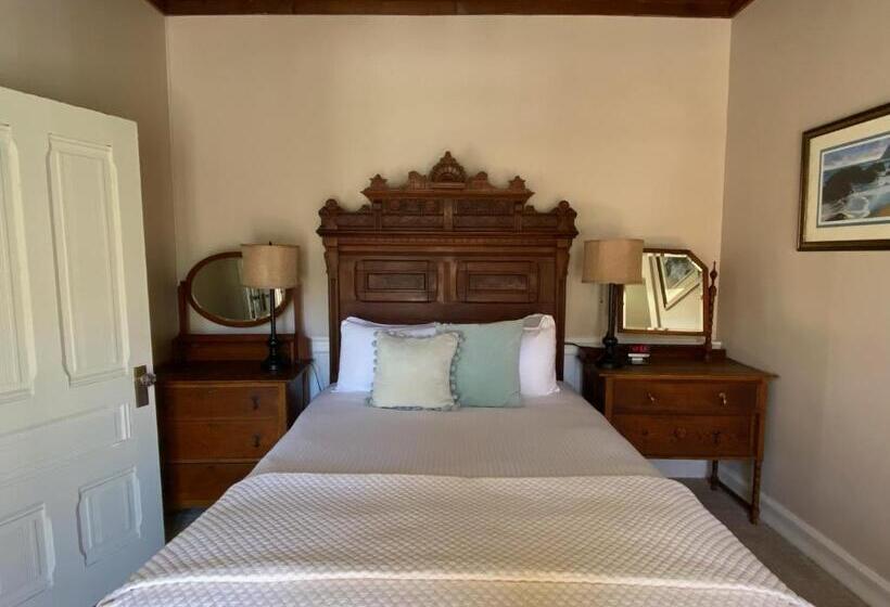 오두막, Jenner Inn