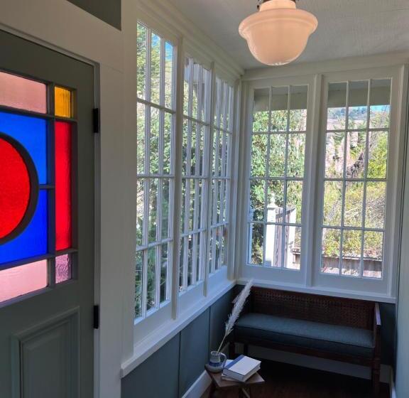 스위트, Jenner Inn