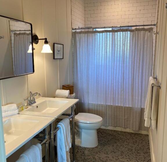 스위트, Jenner Inn