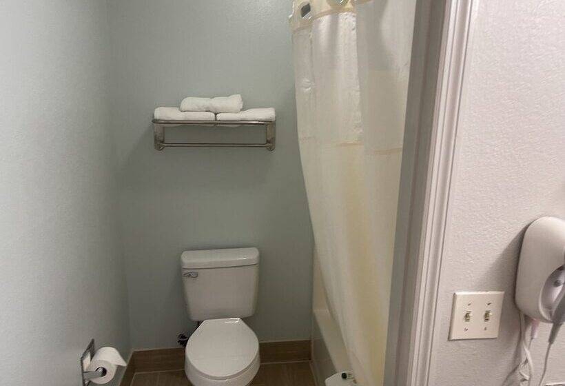 חדר סטנדרט שתי מיטות זוגיות, Loyalty Inn Hawkinsville