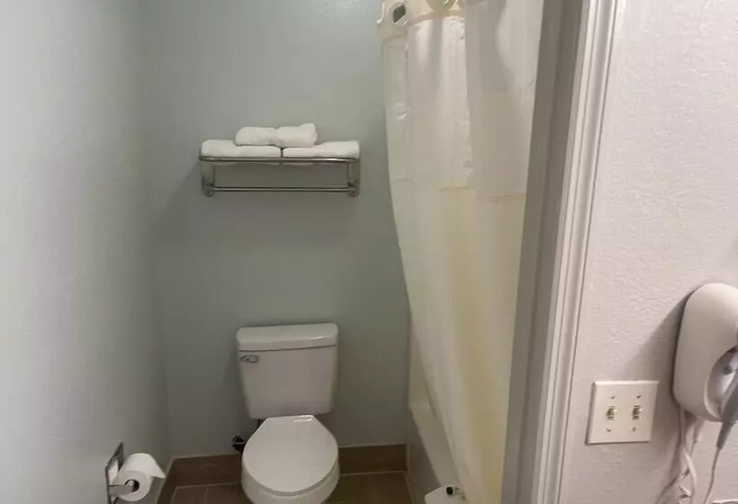 ２ダブルベッドのスタンダードルーム, Loyalty Inn Hawkinsville