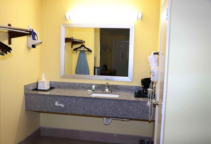 חדר סטנדרט שתי מיטות זוגיות, Loyalty Inn Hawkinsville