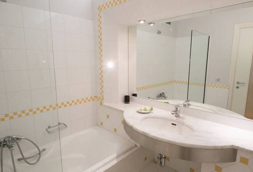 اتاق استاندارد یک نفره, Poseidon Palace