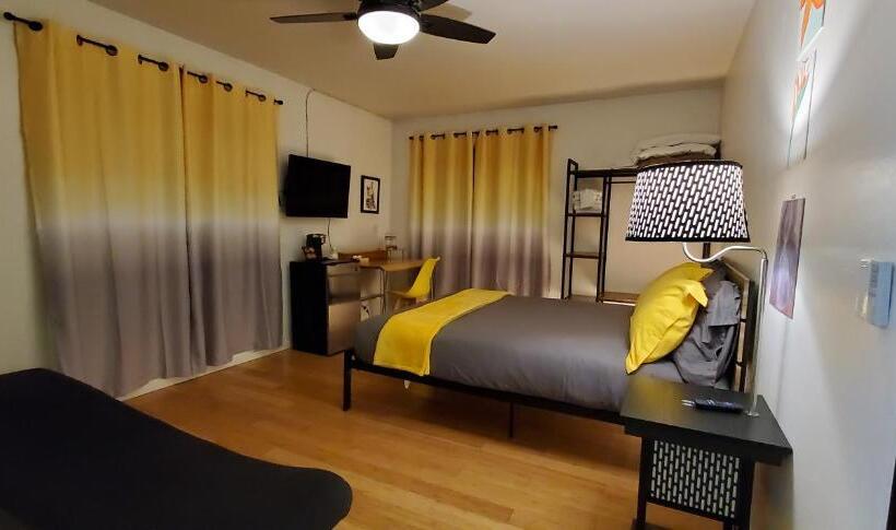 标准间, The Mammoth Inn