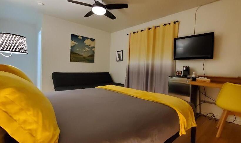 标准间, The Mammoth Inn