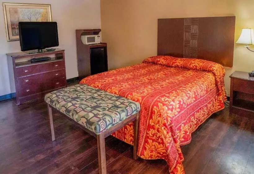 キングサイズベッドのスタンダードルーム, OYO Hotel Opp AL, Floral Hwy