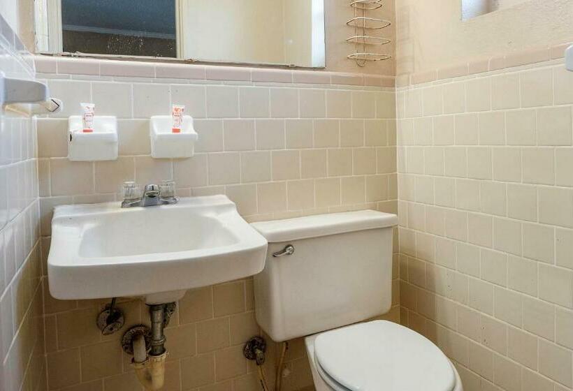 Стандартный Номер Кровать Кинг, OYO Hotel Opp AL, Floral Hwy