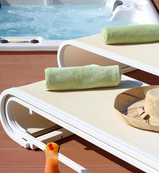 ロイヤルルーム, Royal Paradise Beach Resort & Spa