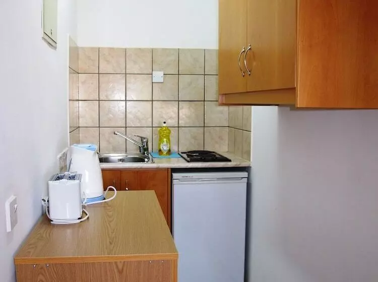 Economy Studio, Sun Hall Beach Hotel Apartments