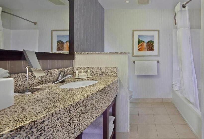 バルコニー付きスタンダードルーム, Courtyard By Marriott Stuart