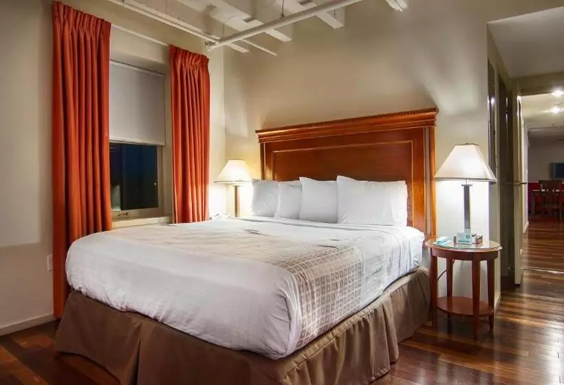 スイート, Grand Eastonian Hotel & Suites Easton