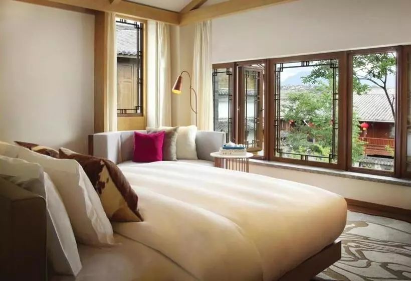 キングサイズベッドのスタンダードルーム, Indigo Lijiang Ancient Town, An Ihg