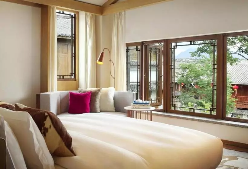 キングサイズベッドのスタンダードルーム, Indigo Lijiang Ancient Town, An Ihg