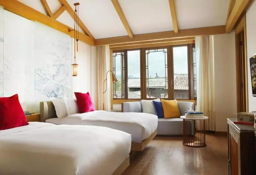 キングサイズベッドのスタンダードルーム, Indigo Lijiang Ancient Town, An Ihg