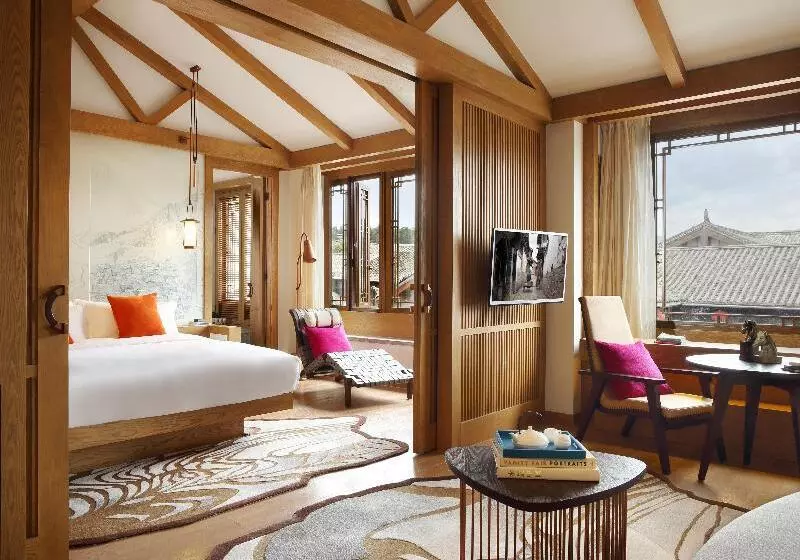 キングサイズベッドのスイートルーム, Indigo Lijiang Ancient Town, An Ihg