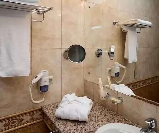 غرفة قياسية, Onegin