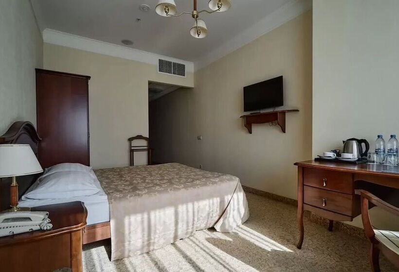 غرفة قياسية, Onegin