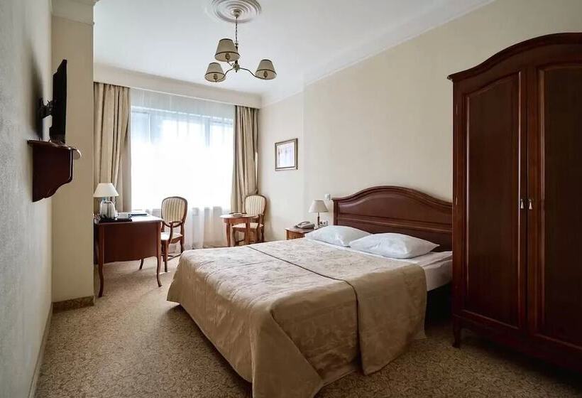 غرفة قياسية, Onegin