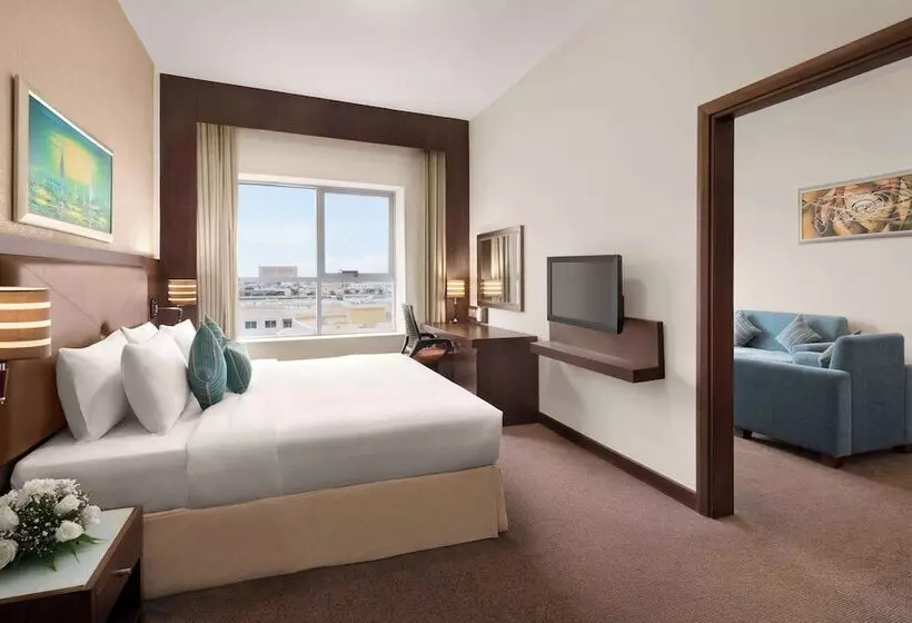 スイート（家族用）, Ramada By Wyndham Dubai Deira