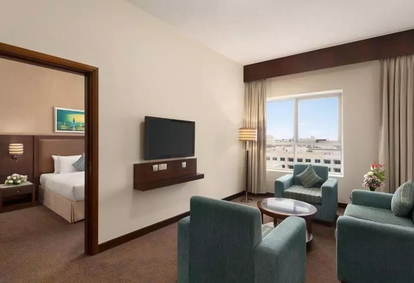 Suite King Bed