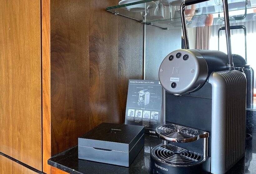 اتاق استاندارد سه نفره, Xo Hotels Park West