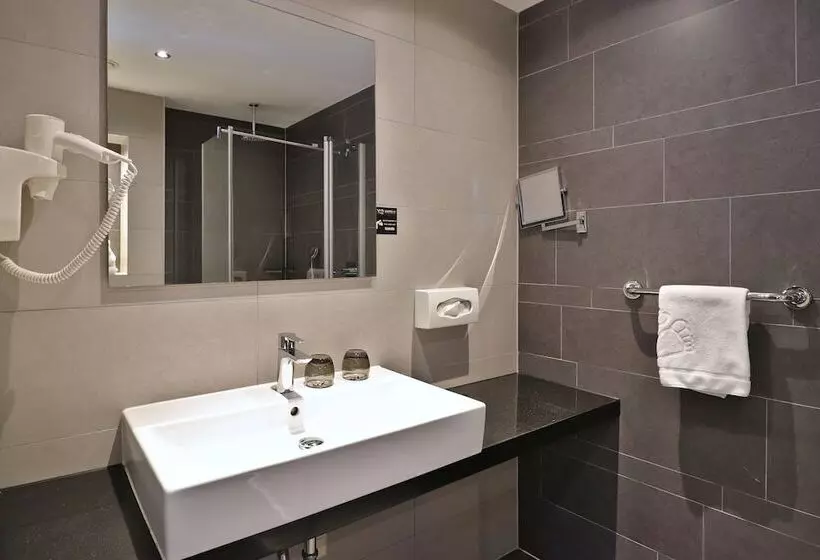 コンフォートルーム, Xo Hotels Park West