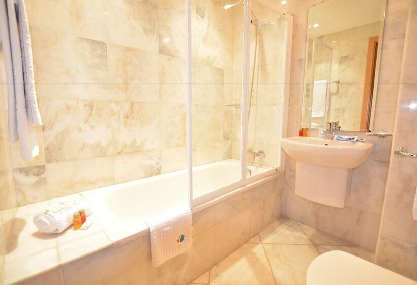 سوییت, Loanda Hotel