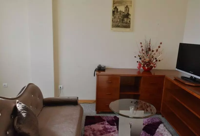 سوییت, Loanda Hotel