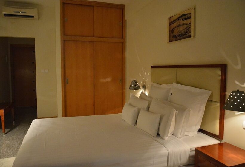 سوییت, Loanda Hotel