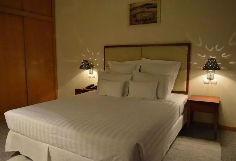 سوییت, Loanda Hotel