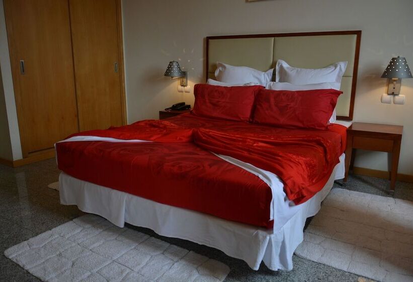 سوییت, Loanda Hotel