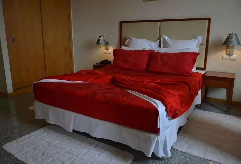 سوییت, Loanda Hotel