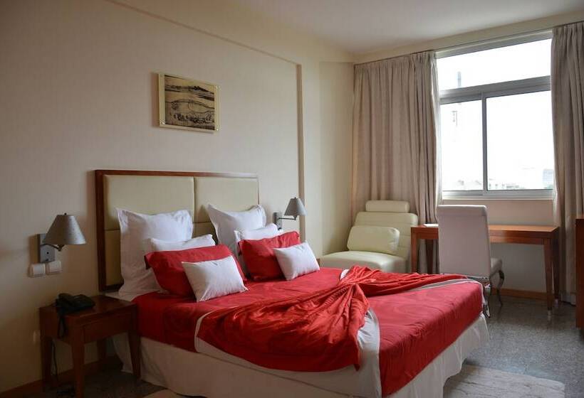 سوییت, Loanda Hotel