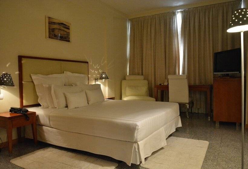 سوییت, Loanda Hotel