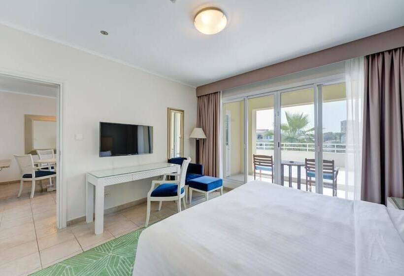 1 Bedroom Apartment Lake View, Millennium Lakeview Residences