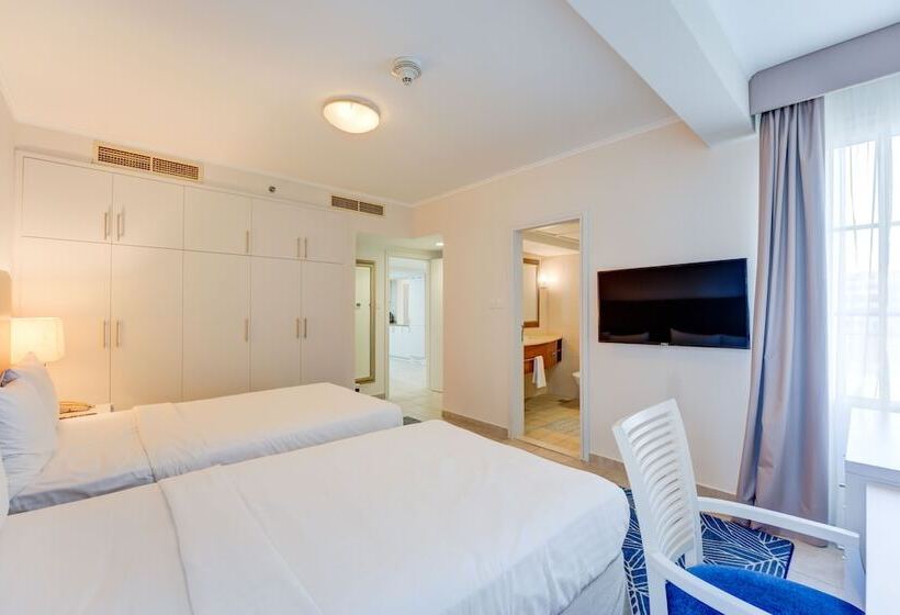 2 Bedrooms Apartment Lake View, Millennium Lakeview Residences