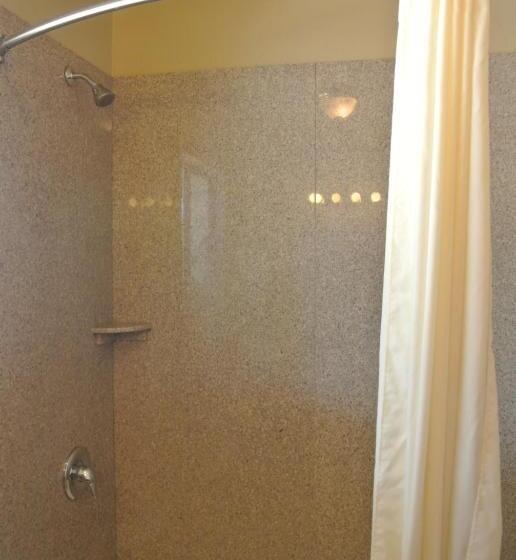 غرفة قياسية سرير كينج, Vino Inn & Suites