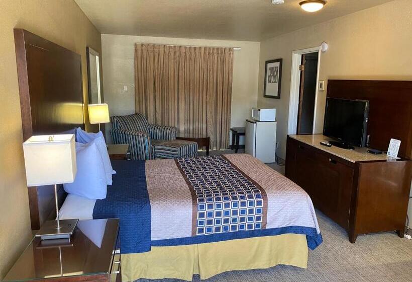 Люкс Повышенной Комфортности, Vino Inn & Suites