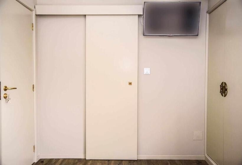 اتاق خانوادگی, Singular Porto Aeroporto