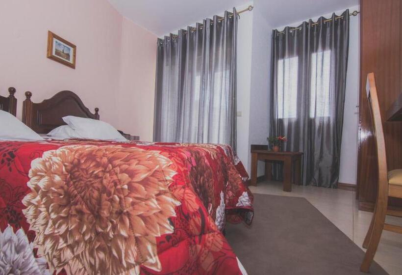 标准间, Residencial Familia