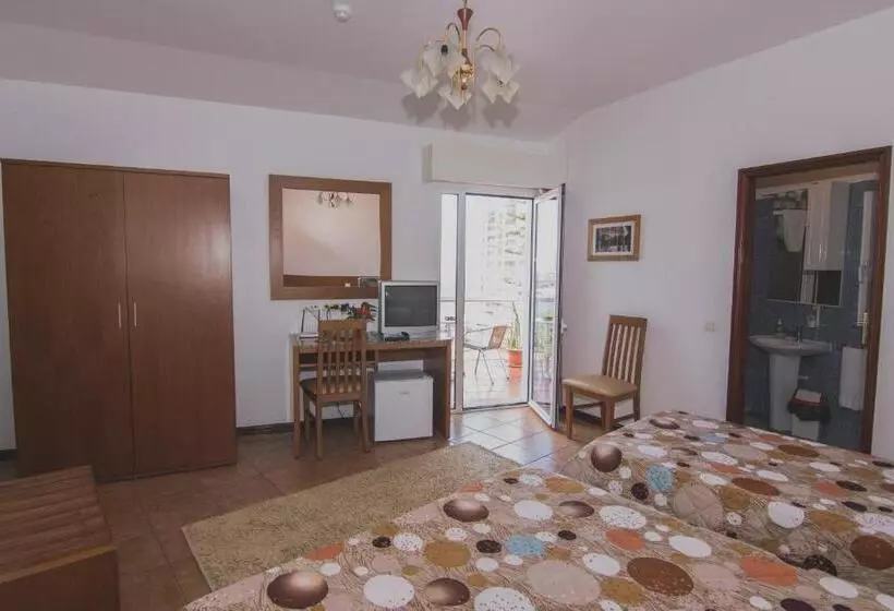 اتاق استاندارد سه نفره, Residencial Familia