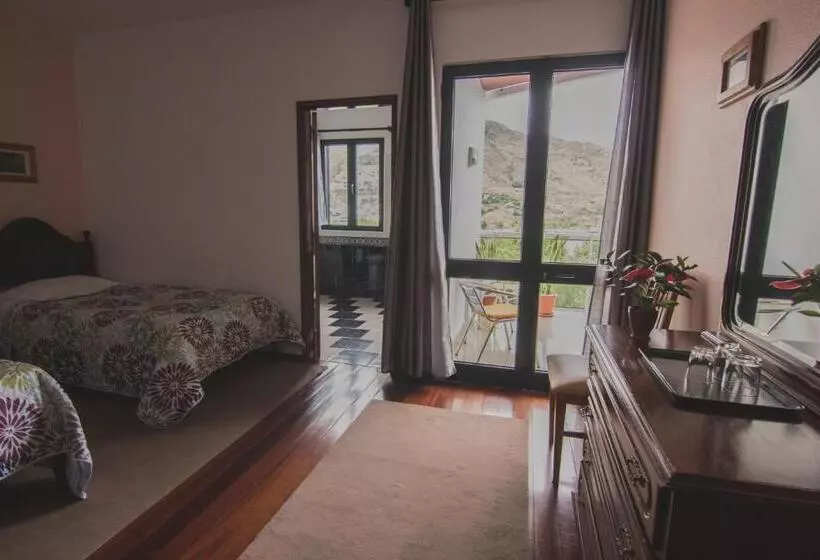 اتاق استاندارد سه نفره, Residencial Familia