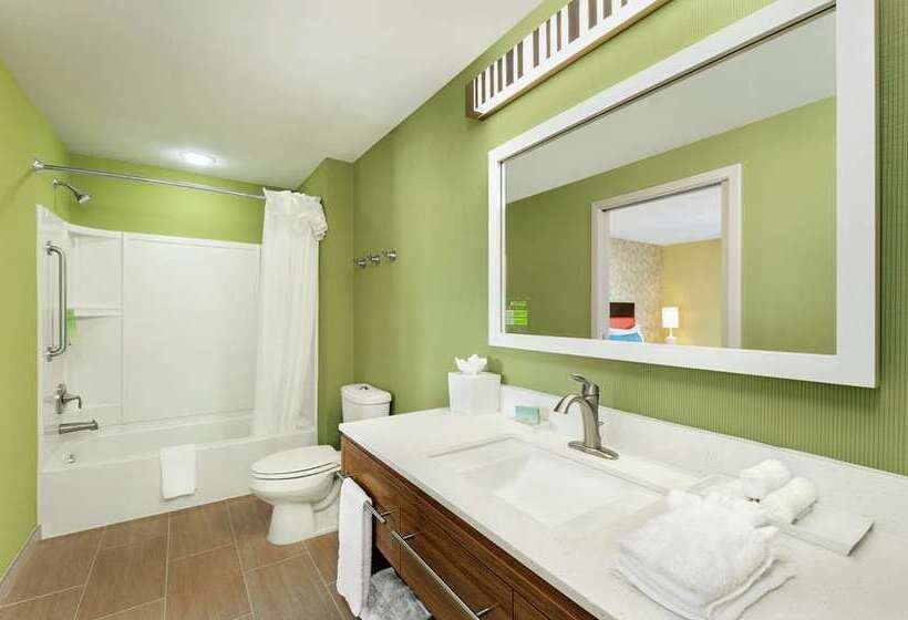 מיטת קינג בסוויטה, Home2 Suites By Hilton Fayetteville Fort Bragg