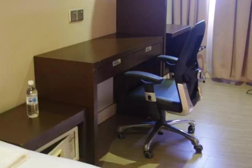シングルデラックスルーム, 101 Hotel Bintulu