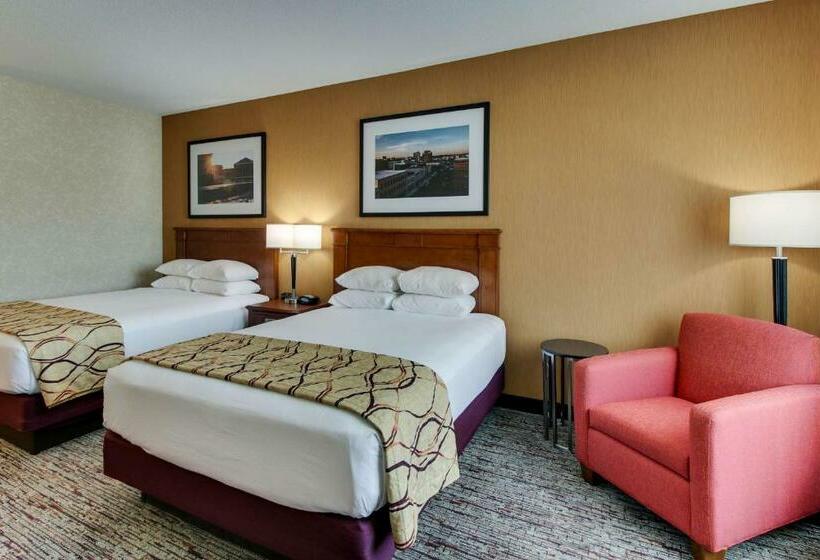 غرفة ديلوكس, Drury Inn & Suites Meridian
