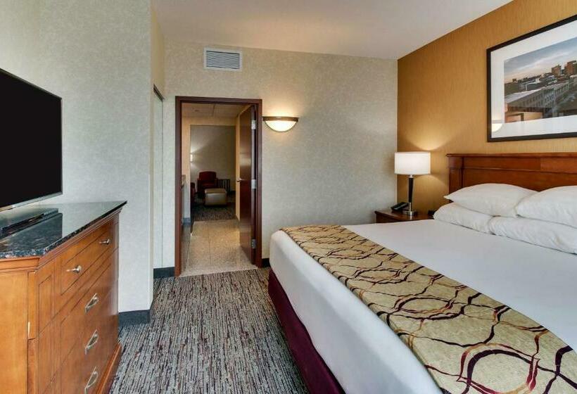 Люкс Кровать Кинг, Drury Inn & Suites Meridian
