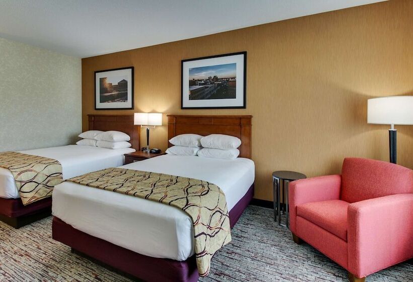 Номер Deluxe, Drury Inn & Suites Meridian