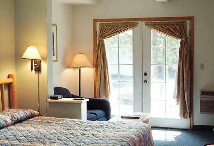 シングルデラックスルーム, Edgewater Inn Shady Cove