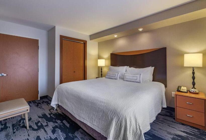 带大床的套房, Fairfield Inn & Suites By Marriott Texarkana